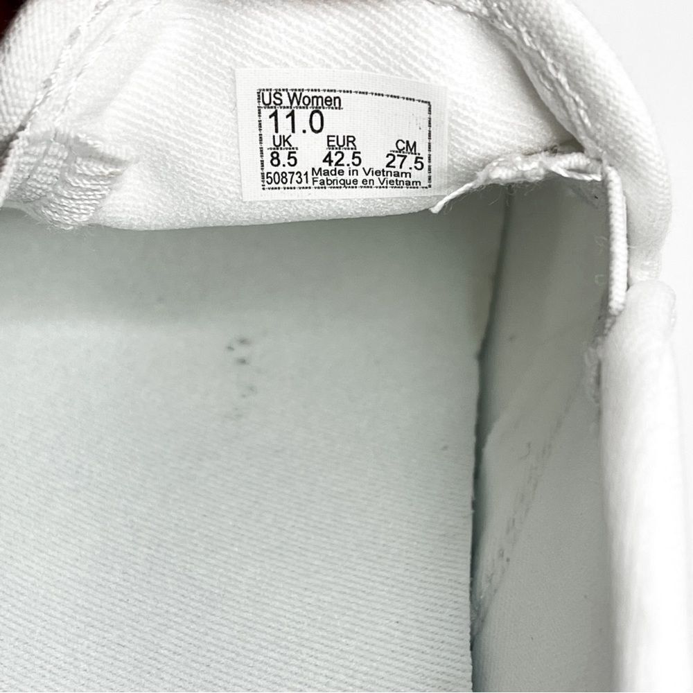 Vans Classic NEW WITH TAGS! Slip-On White Canvas Shoes - Women’s Size 11 - Picture 5 of 6